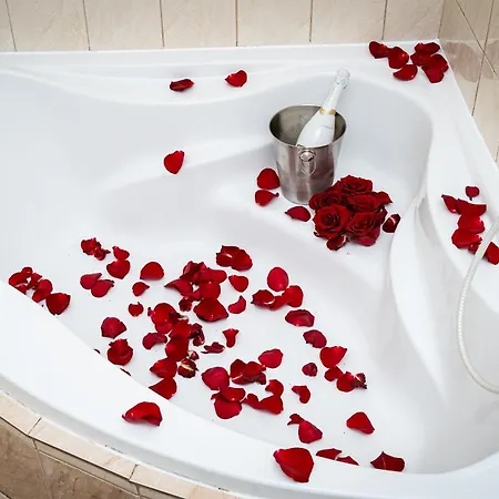 Victory Castle Apartment *