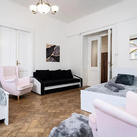 Victory Castle Apartment